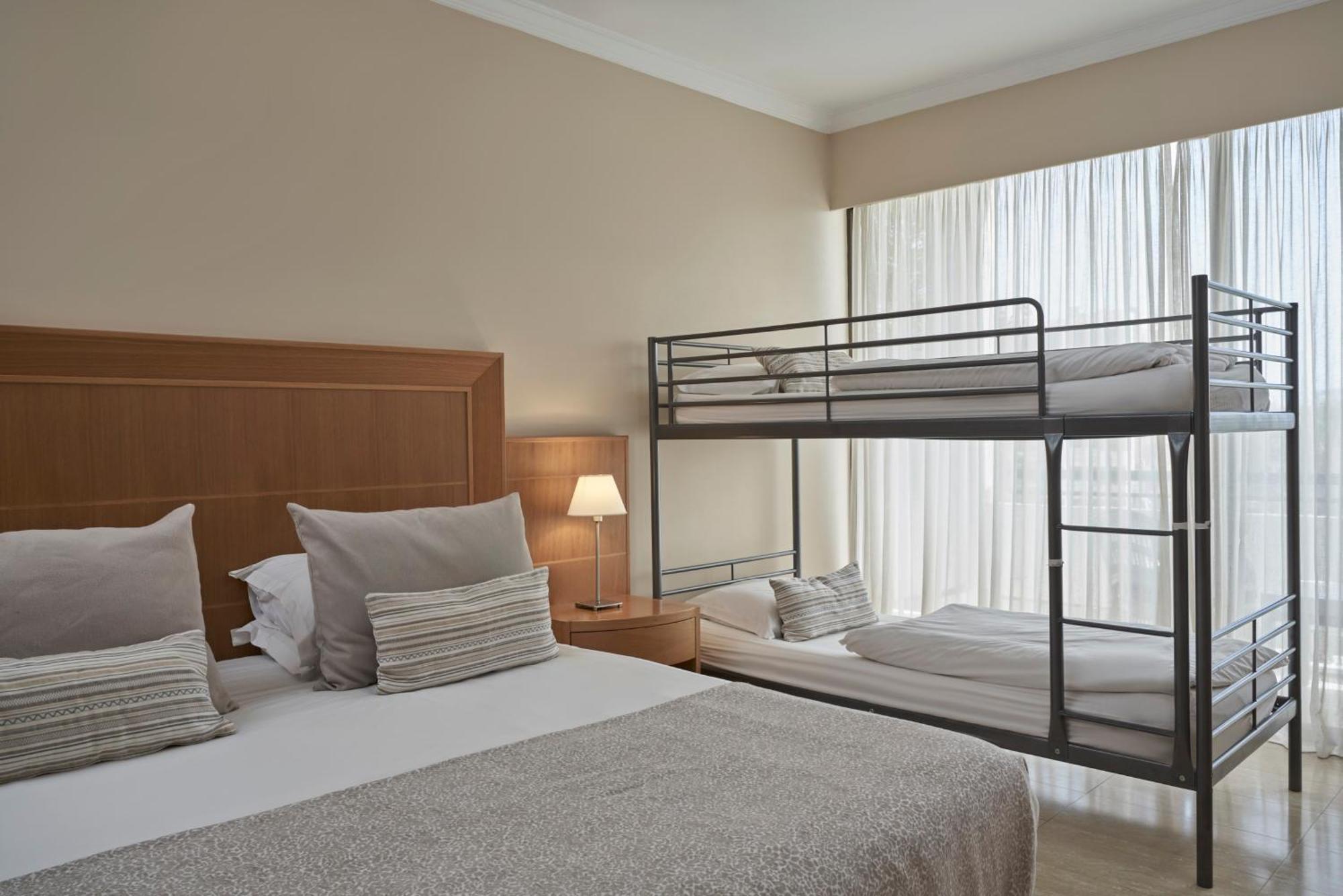 Atlantica Oasis Hotel ลิมาซอล ภายนอก รูปภาพ