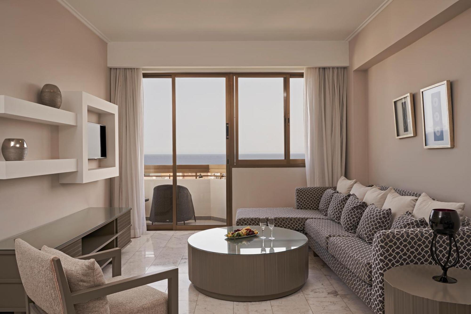 Atlantica Oasis Hotel ลิมาซอล ภายนอก รูปภาพ