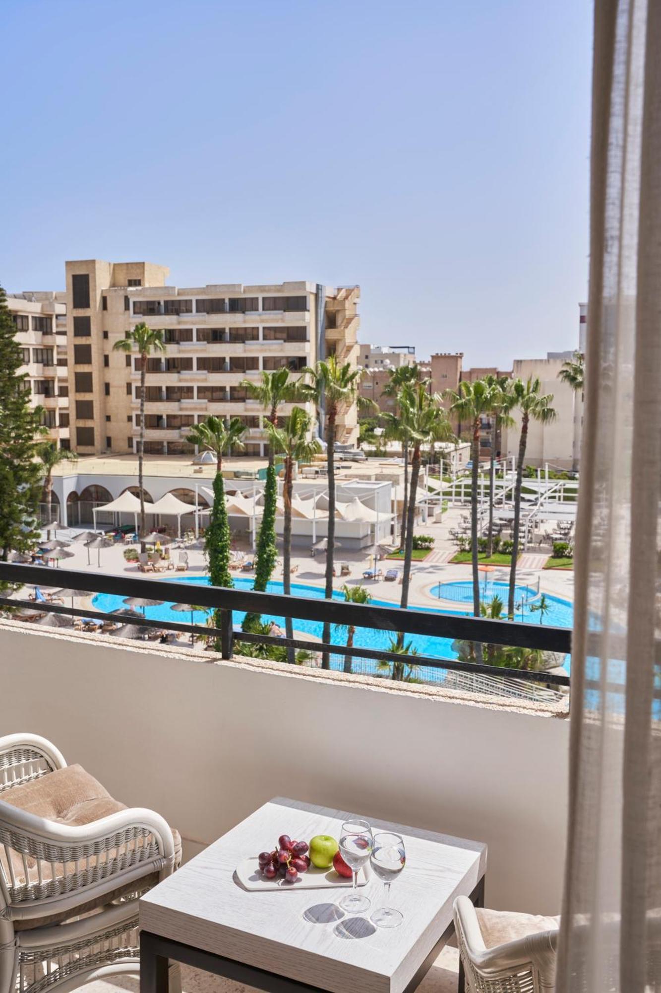 Atlantica Oasis Hotel ลิมาซอล ภายนอก รูปภาพ
